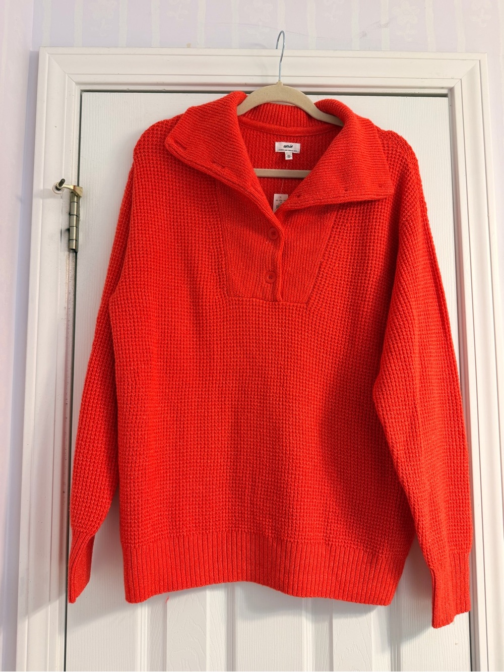 NWT Aerie Waffle Cozy Up Button Up
Size: XS